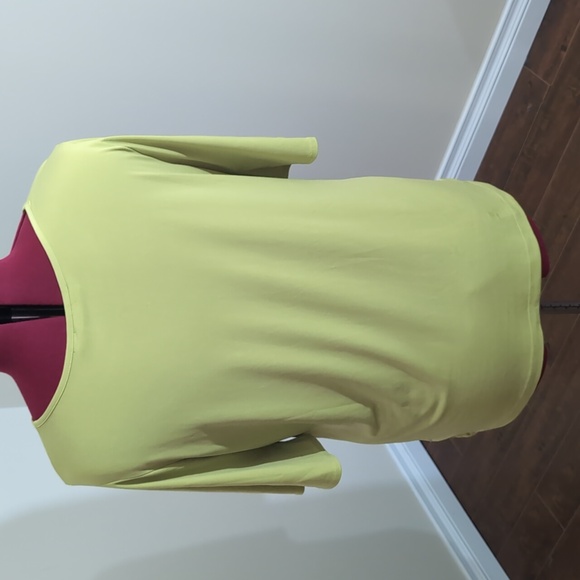 Susan Graver| Greenish Yellow Short Sleeved Blouse With Buttoned Slit Sleeves - Picture 3 of 15